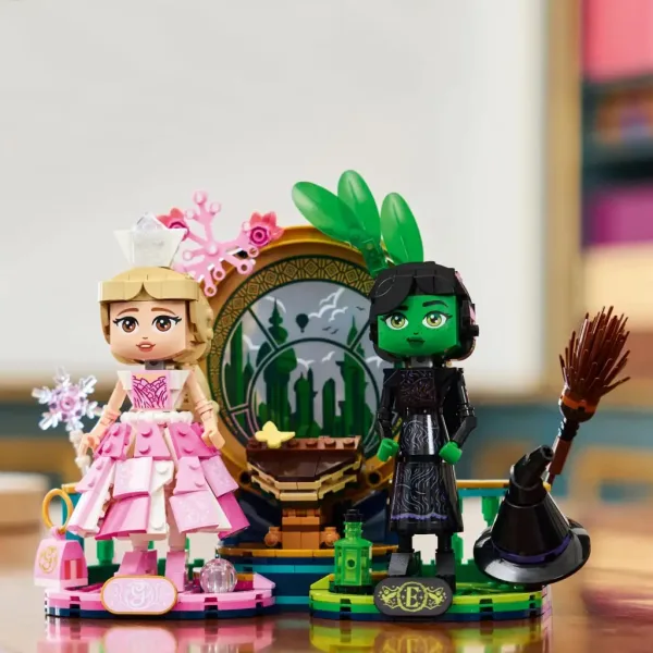 LEGO® Wicked: Figurky Elphaby a Glindy (75682) obrázek 4