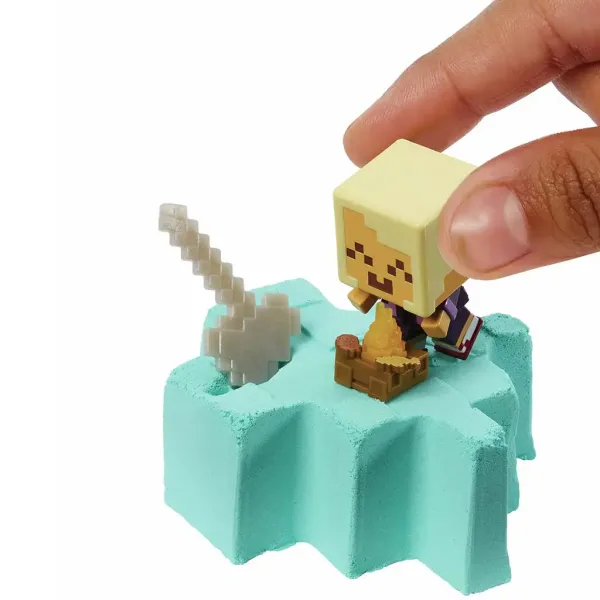 Minecraft: Odhalení minifigurky Zlatovlasého námořníka ve žlutém mečovém pouzdře - Mattel obrázek 4