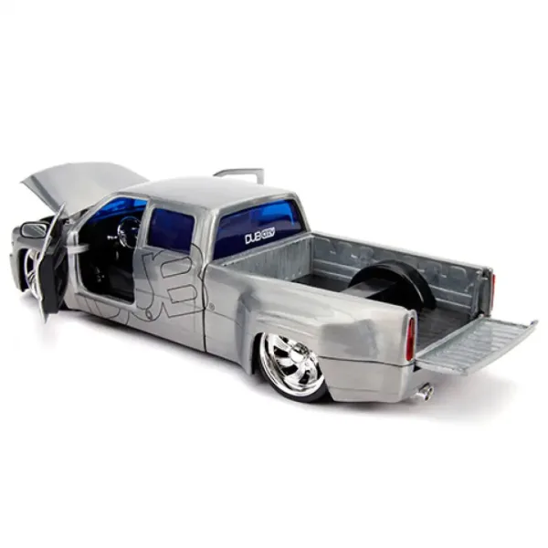 Model auta Chevy Silverado Dooley z roku 1999, kovový v měřítku 1/24 - Simba Toys obrázek 4