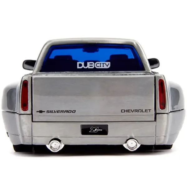 Model auta Chevy Silverado Dooley z roku 1999, kovový v měřítku 1/24 - Simba Toys obrázek 6