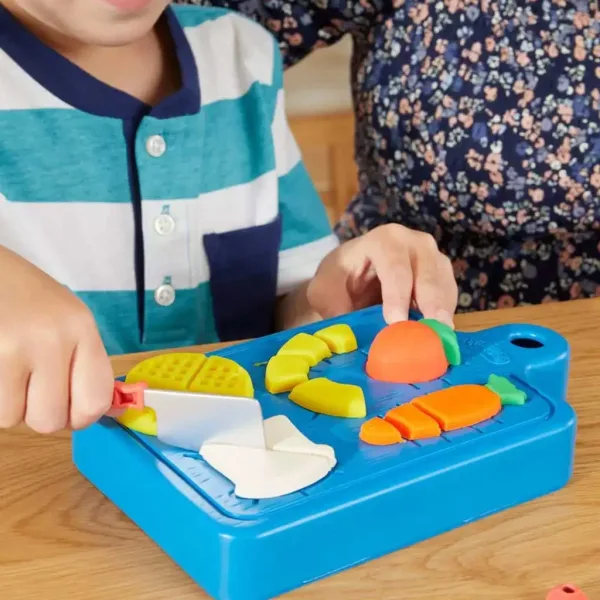 Play-Doh: Malý kuchař sada modelíny s 5 kelímky modelíny a doplňky 255g - Hasbro obrázek 4