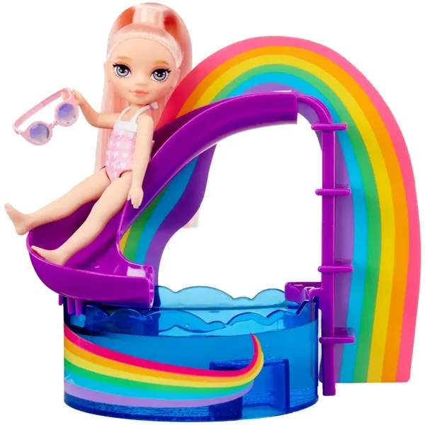 Rainbow High: Herní sada na bazénovou párty s panenkou Blush Parker obrázek 4