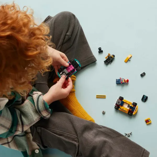LEGO® City: Gokarty a závodní piloti (60400) obrázek 3