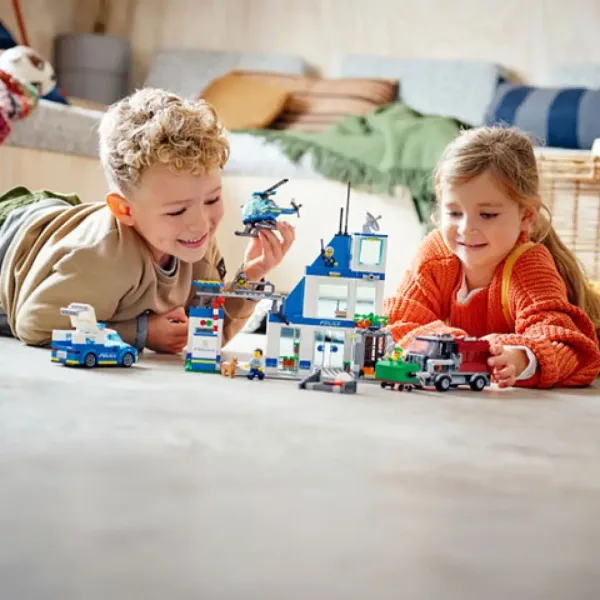 LEGO® City: Policejní stanice (60316) obrázek 3