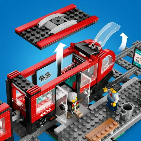 LEGO® City: Městská tramvaj a zastávka (60423) obrázek 7
