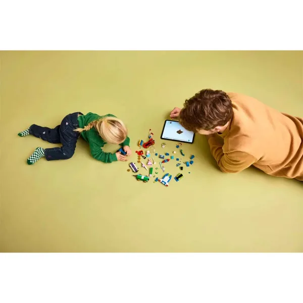 LEGO® Disney: Toy Story sváteční vlak a RC závodní auto (43264) obrázek 8