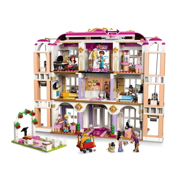 LEGO® Friends: Grand hotel v Heartlake City (42704) obrázek 3