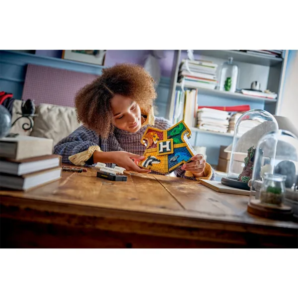 LEGO® Harry Potter™: Erb školy v Bradavicích (76462) obrázek 4