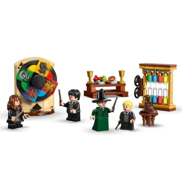 LEGO® Harry Potter: Hrad Brumbála™: Ceremonie výběru Bradavického klobouku (76460) obrázek 3