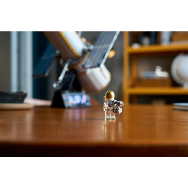 LEGO® Icons: Hubbleův vesmírný dalekohled (11383) obrázek 12