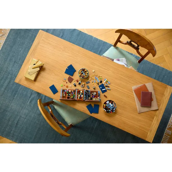 LEGO® Icons: Knihovna: Knihkupectví (11379) obrázek 6