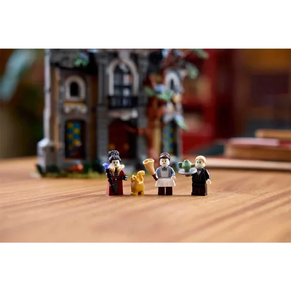 LEGO® Icons: Starostova rezidence (11383) obrázek 5