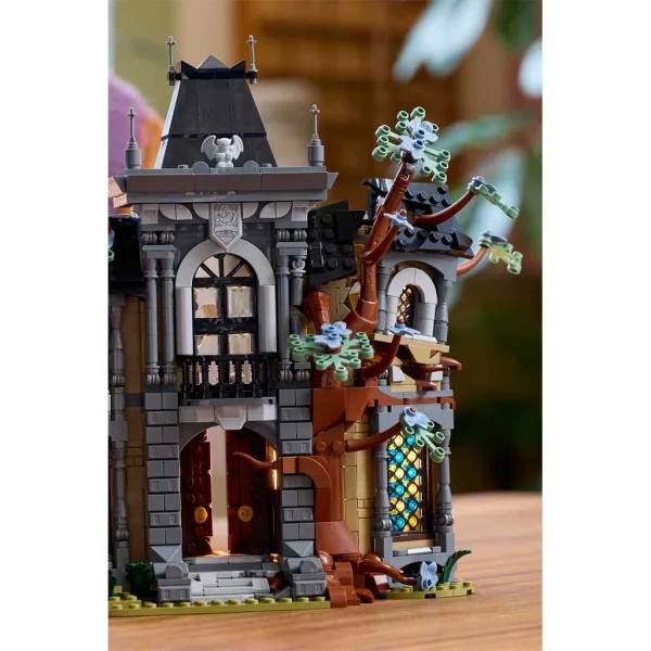 LEGO® Icons: Starostova rezidence (11383) obrázek 6