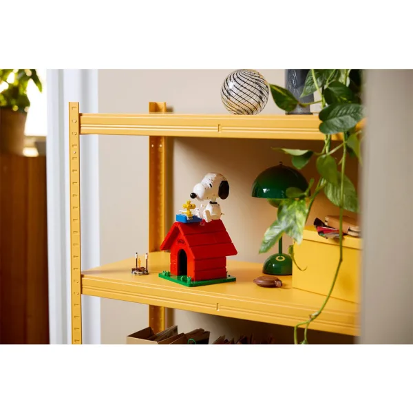 LEGO® Ideas: Peanuts: Snoopy psí bouda (21368) obrázek 14