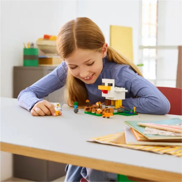 LEGO® Minecraft: Kuřecí farma (21585) obrázek 4