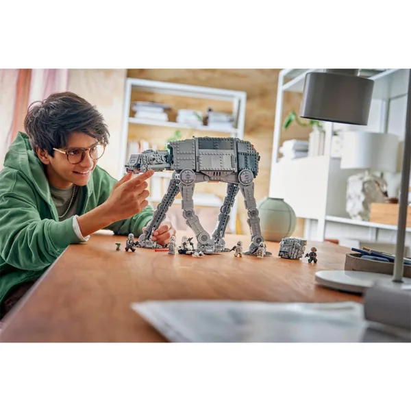 LEGO® Star Wars™: Chodec AT-AT™ Znovuzrozeného impéria s INT-4 obrázek 10