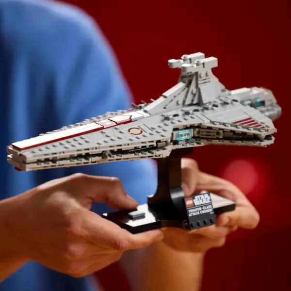 LEGO® Star Wars™: Útočný křižník třídy Venator (75441) obrázek 2