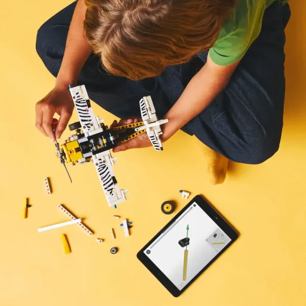 LEGO® Technic: Malý letoun (42198) obrázek 4