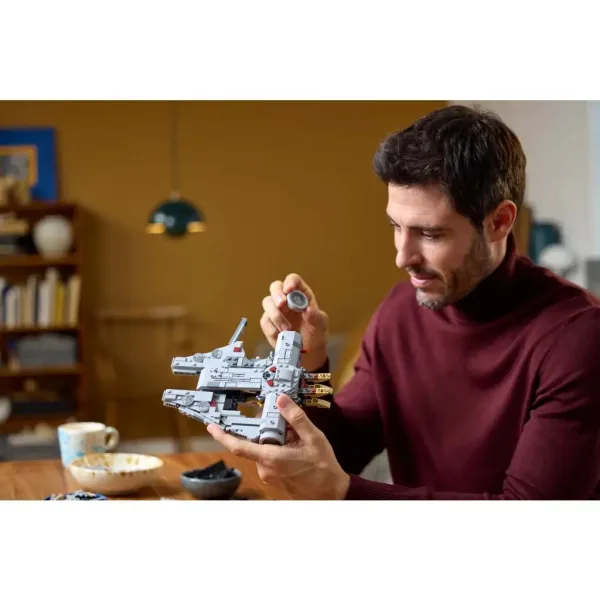 LEGO® Star Wars™: Millennium Falcon™ (75375) obrázek 3