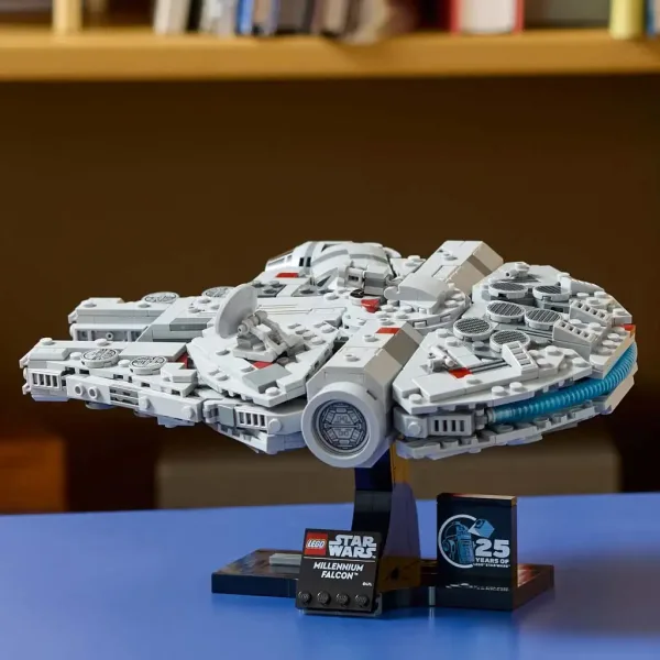 LEGO® Star Wars™: Millennium Falcon™ (75375) obrázek 5
