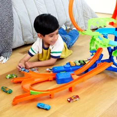 Hot Wheels Stunt Tracks: Sada dráhy s autíčkem – Srážka ve vzduchu – Mattel obrázek 3