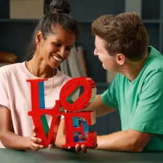 LEGO® ART: LOVE dekorativní nápis (31214) obrázek 3
