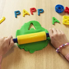 PlayBox: Barevná sada 4 modelín obrázek 2
