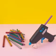PlayBox: Sada náplní s třpytkami pro lepicí pistoli, 18 ks, 7 mm. obrázek 2