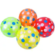 Puntíkovaný gumový míč o průměru 23 cm v různých barevných variantách