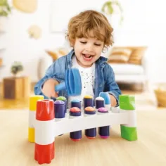 Quercetti: Peggy kladívková zručnostní hra obrázek 3