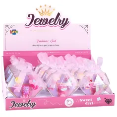 Sada prstenů v různých variantách v diamantové krabičce 1 ks. obrázek 2