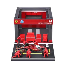 Bburago: F1 závodní auto - Ferrari SF-25 Pit / Lewis Hamilton 1/43 obrázek 2