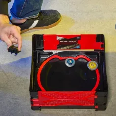 Beyblade X: Beystadium Clash & Carry přenosná bojová aréna – Hasbro obrázek 3
