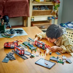 LEGO® City: Městská tramvaj a zastávka (60423) obrázek 4