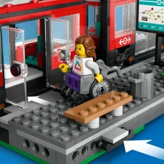 LEGO® City: Městská tramvaj a zastávka (60423) obrázek 5