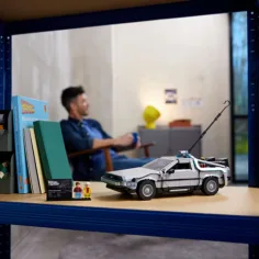 LEGO® Creator: Stroj času z filmu Návrat do budoucnosti (10300) obrázek 10