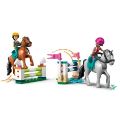 LEGO® Friends: Hřebčín a jezdecká škola (42688) obrázek 4