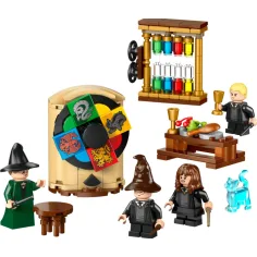 LEGO® Harry Potter: Hrad Brumbála™: Ceremonie výběru Bradavického klobouku (76460) obrázek 2