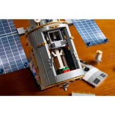 LEGO® Icons: Hubbleův vesmírný dalekohled (11383) obrázek 16