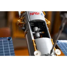 LEGO® Icons: Hubbleův vesmírný dalekohled (11383) obrázek 18
