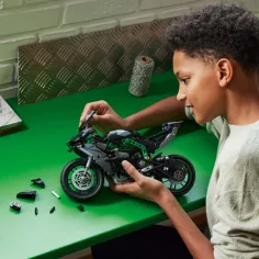 LEGO® Technic: Kawasaki Ninja H2R motocykl (42170) obrázek 5