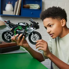 LEGO® Technic: Kawasaki Ninja H2R motocykl (42170) obrázek 6