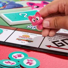 Monopoly Junior se zvířecími figurkami - Hasbro obrázek 2