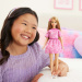 Barbie: Fashionista kamarádky stylová módní panenka v růžových šatech se šátkovým vzorem - Mattel