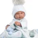 Llorens: Tino, 43cm novorozenecká chlapecká panenka s modrou dekou, dudlíkem a 3 různými oblečeními.