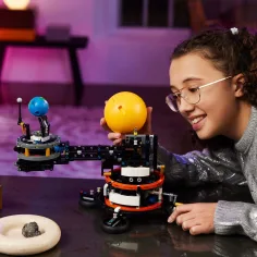 LEGO® Technic: Země a Měsíc na oběžné dráze (42179) obrázek 4